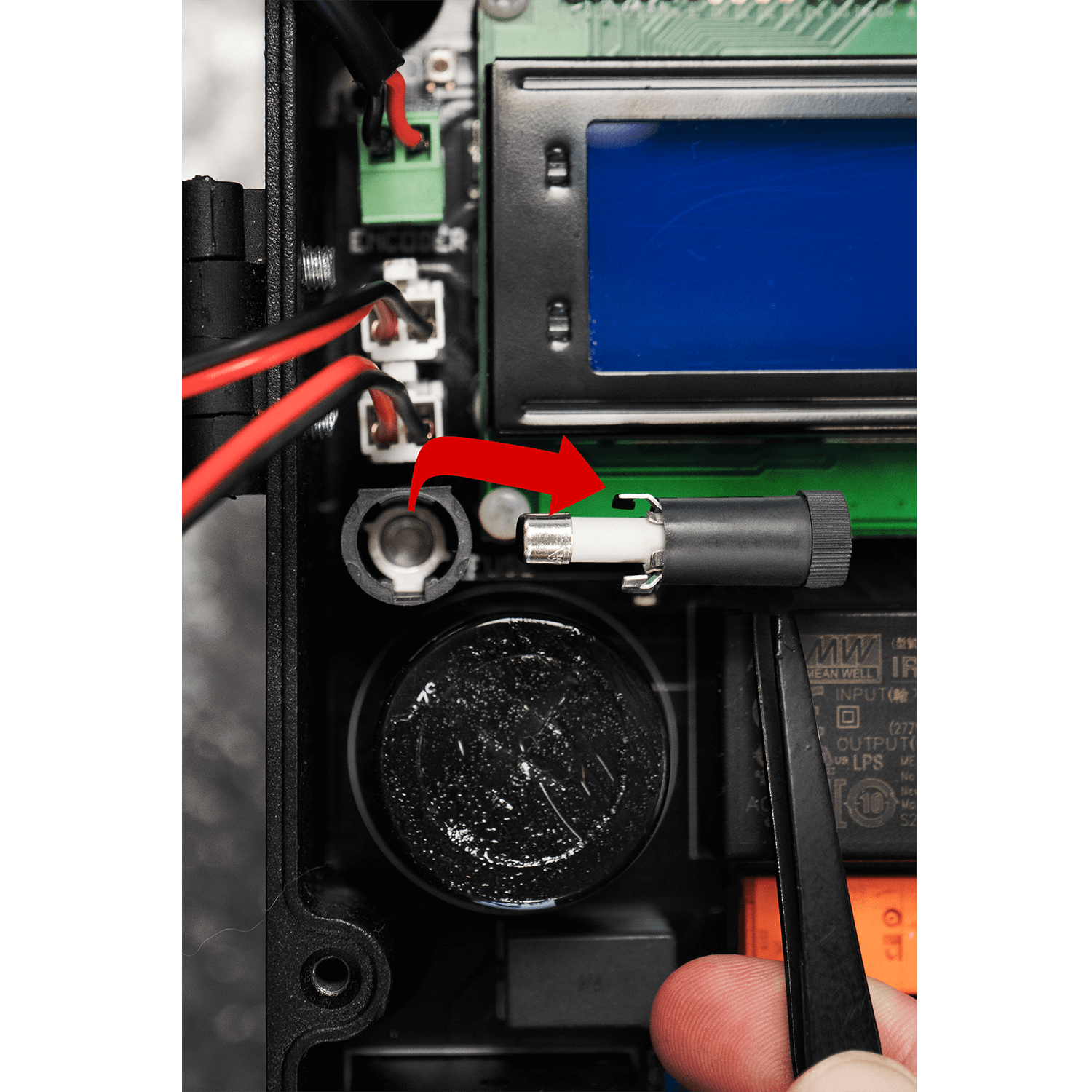 PULSE 100 Series: Battery backup fuse: push it out PULSE 100 Series: Battery backup fuse: push it out